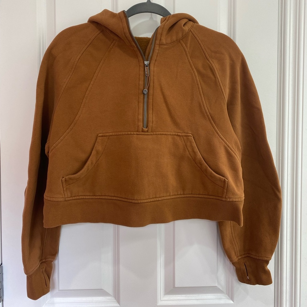 Lululemon crop Scuba sweatshirt.